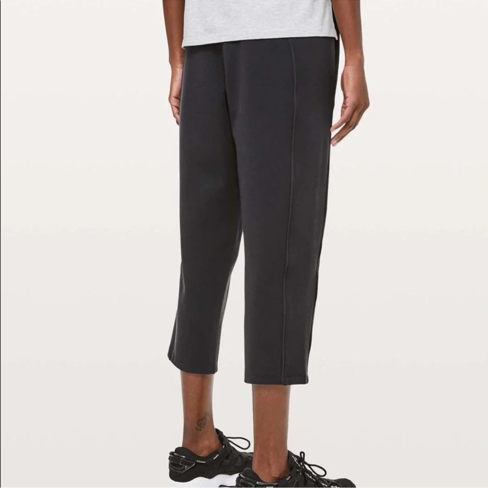 Lululemon Cropped Black Pants Light Strides Crop 23" Black - Picture 2 of 8